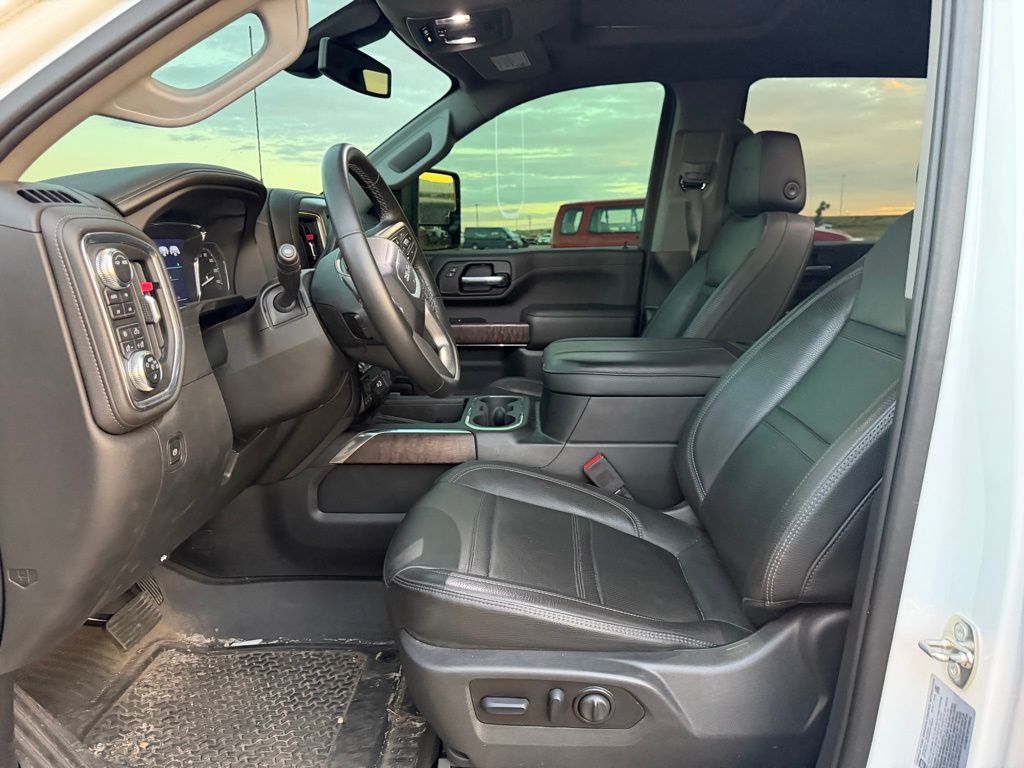 2023 Gmc Sierra 2500 HD Denali photo 2