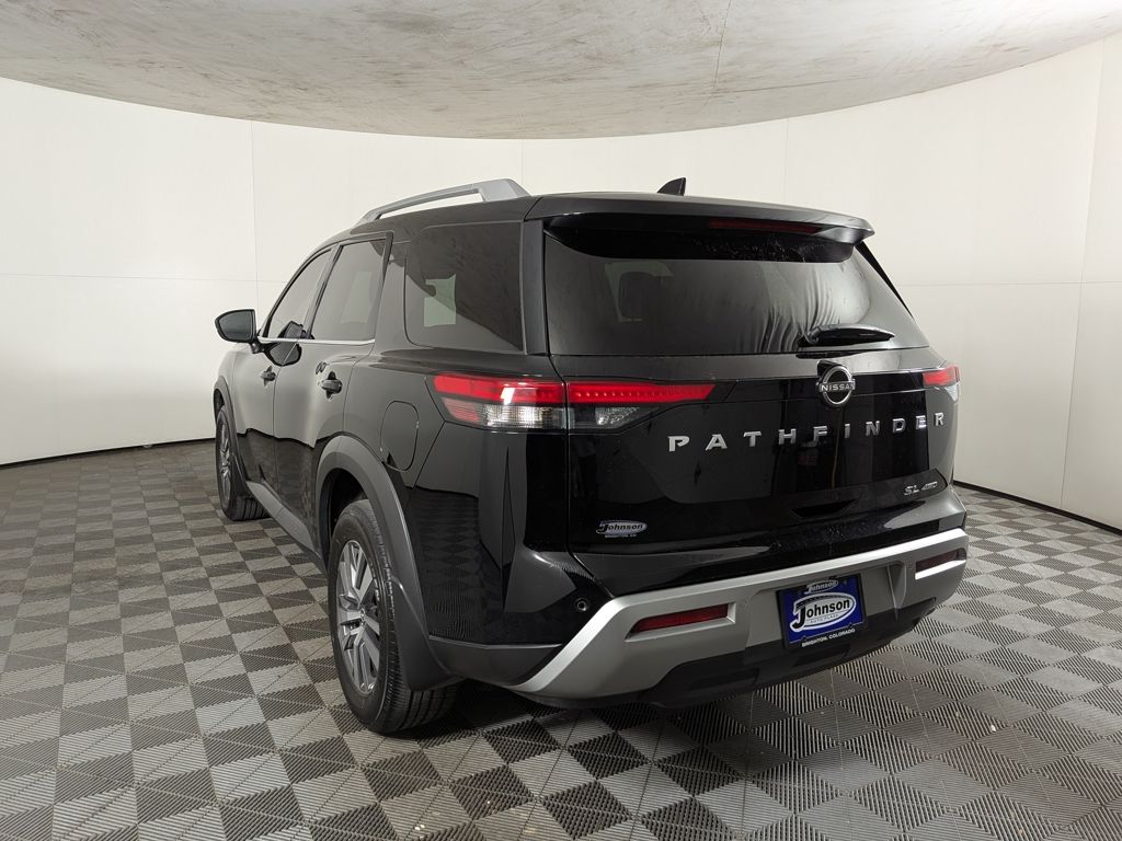 2022 Nissan Pathfinder SL photo 2