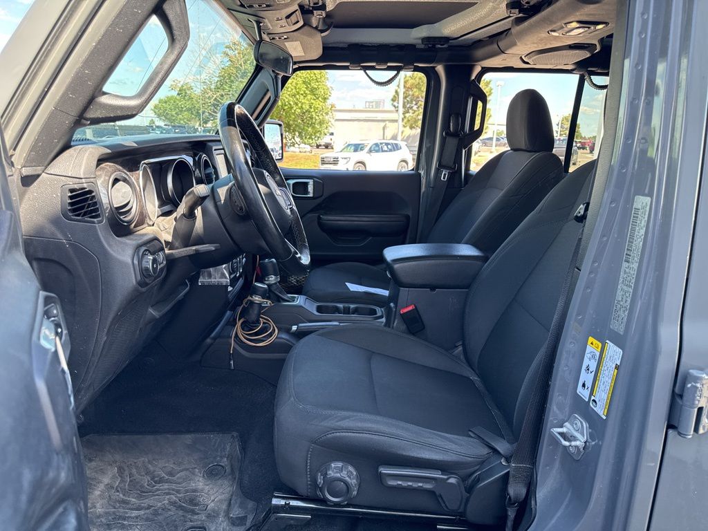2020 Jeep Wrangler Unlimited Sport Altitude photo 2