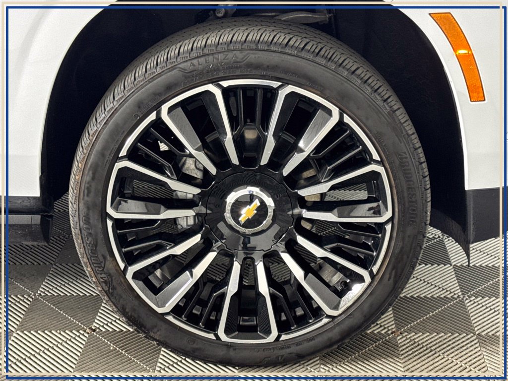2026 Chevrolet Suburban High Country - Photo 16