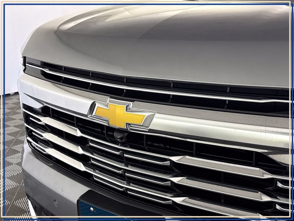 2025 Chevrolet Suburban Premier - Photo 42