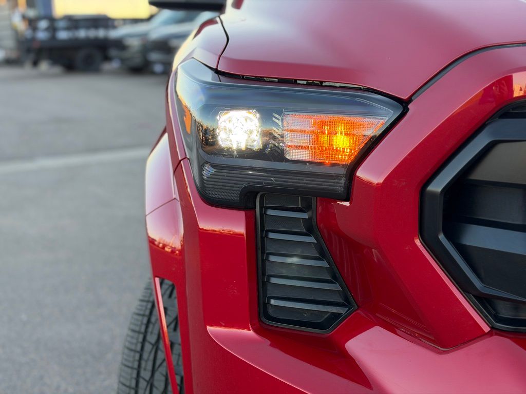 2024 Toyota Tacoma SR5 photo 3