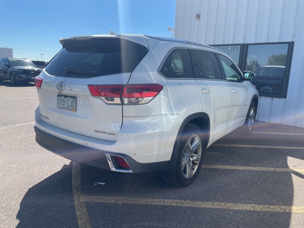 2018 Toyota Highlander Limited photo 2