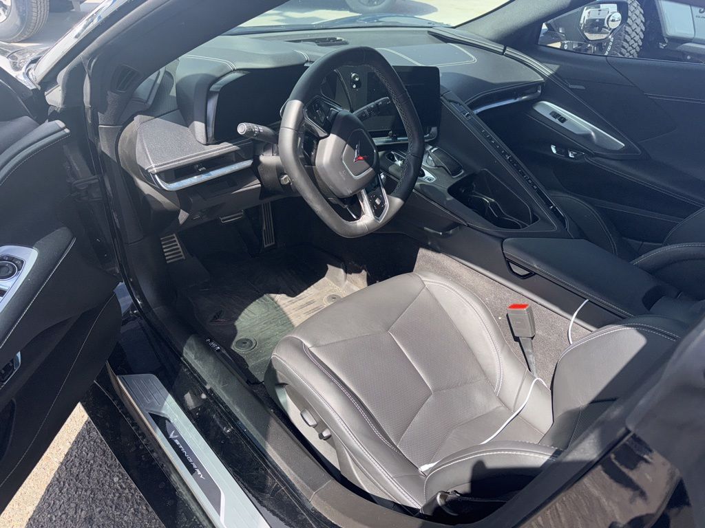2023 Chevrolet Corvette Stingray 1LT photo 2