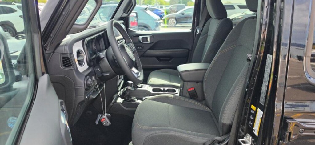 New 2025 Jeep Wrangler 4xe Sahara SUV