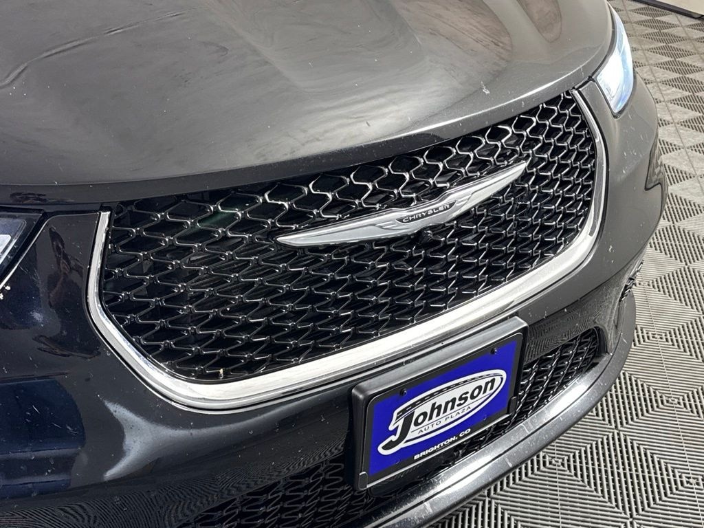 Certified 2025 Chrysler Pacifica Select Van Passenger Van