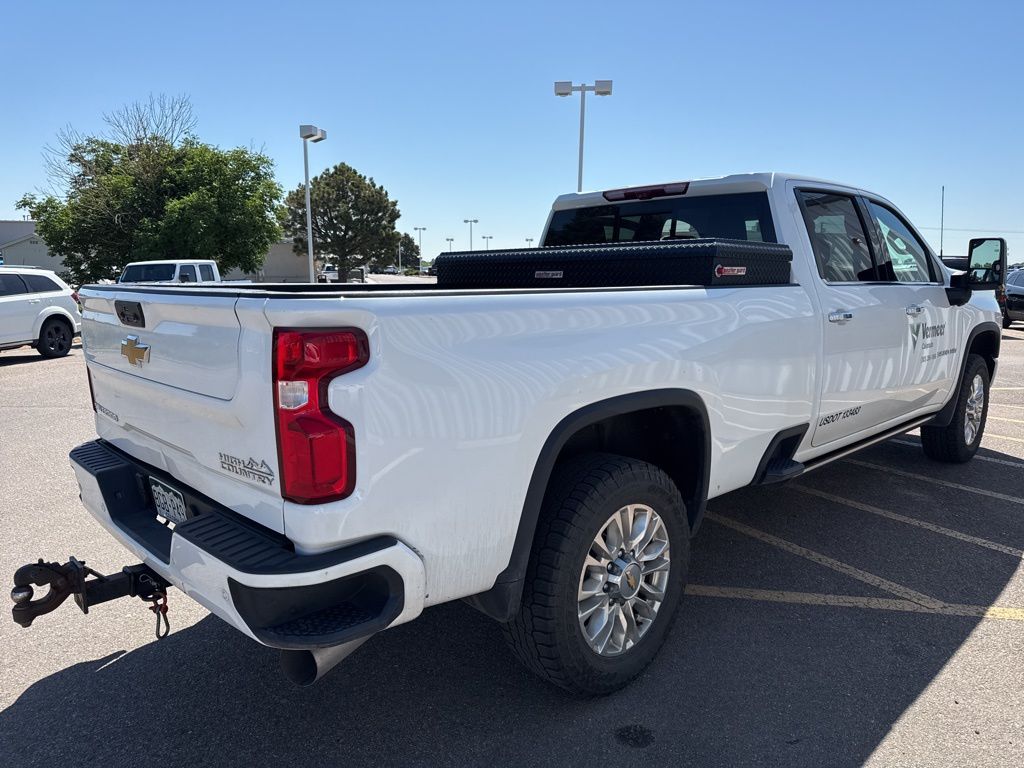 2022 Chevrolet Silverado 3500HD High Country photo 3