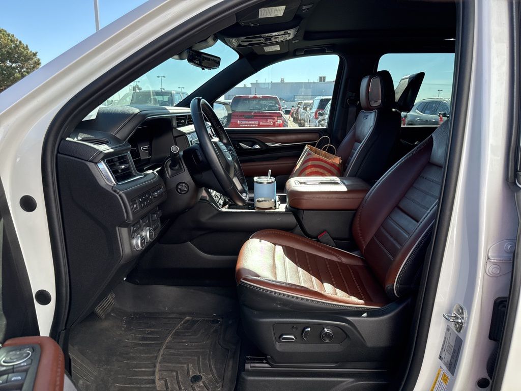 2023 Gmc Yukon XL Denali Ultimate photo 2