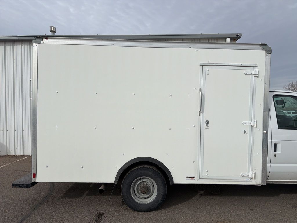 2022 Ford E-350 Base photo 4