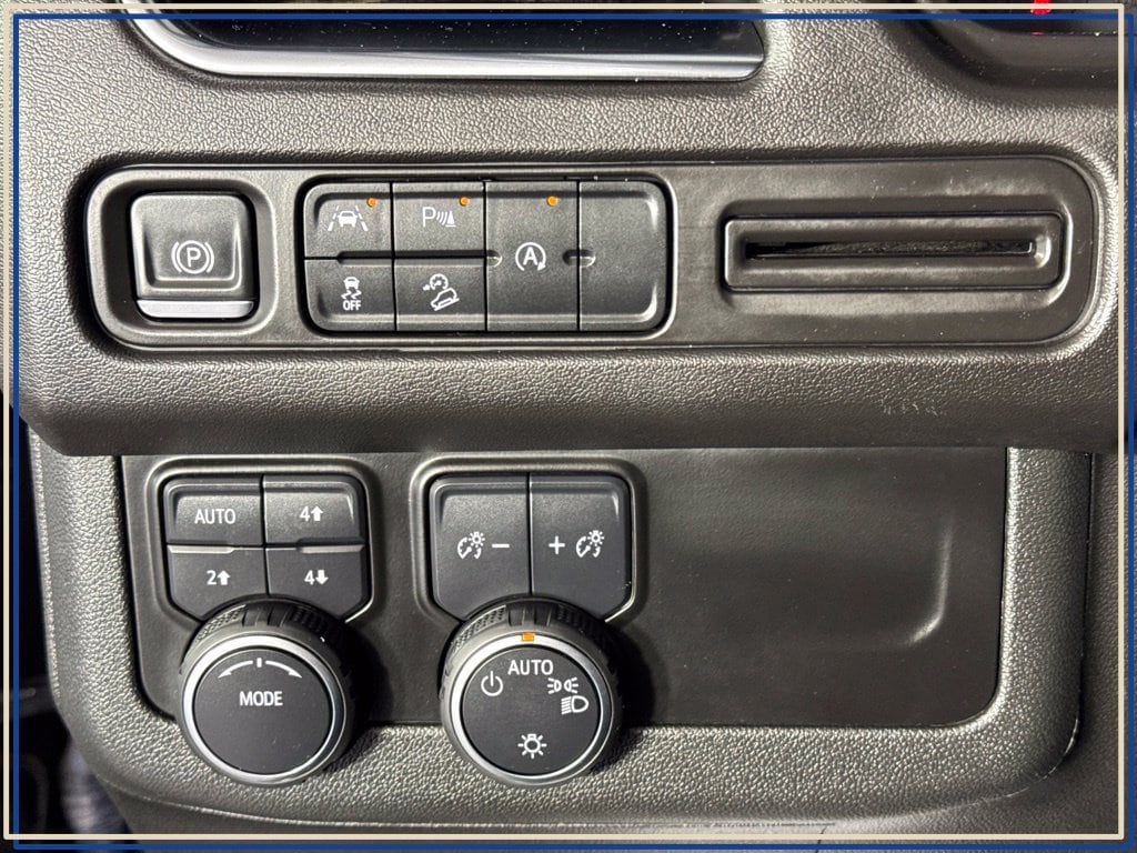 2024 Chevrolet Suburban Premier - Photo 41