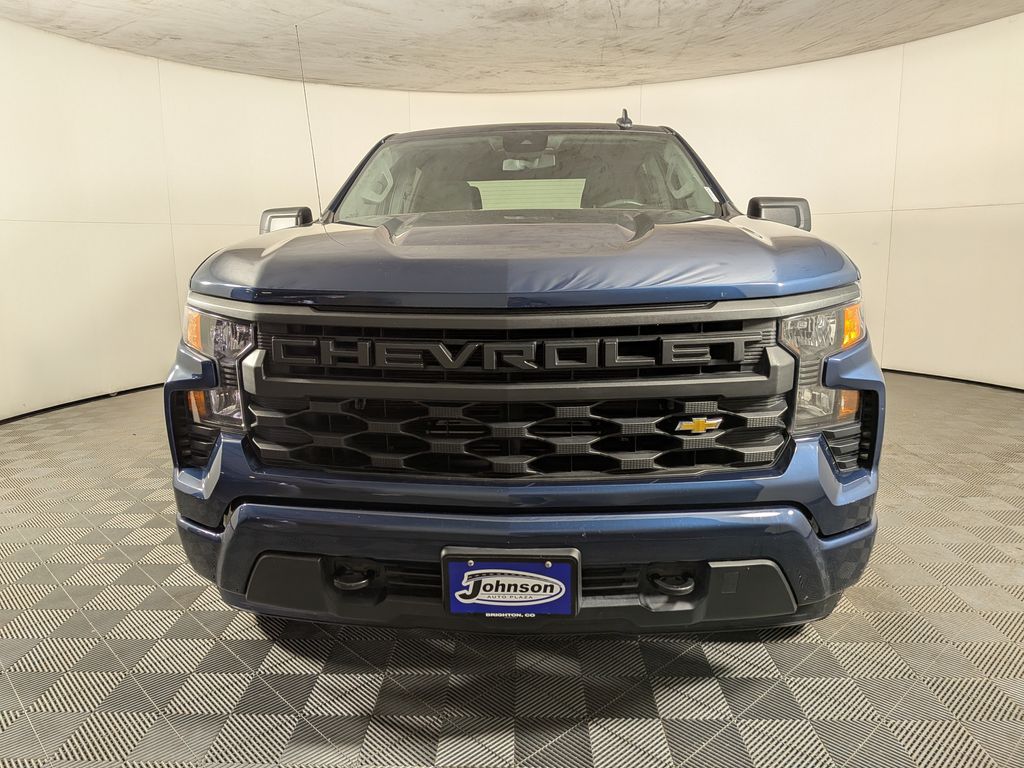 2023 Chevrolet Silverado 1500 Custom photo 2