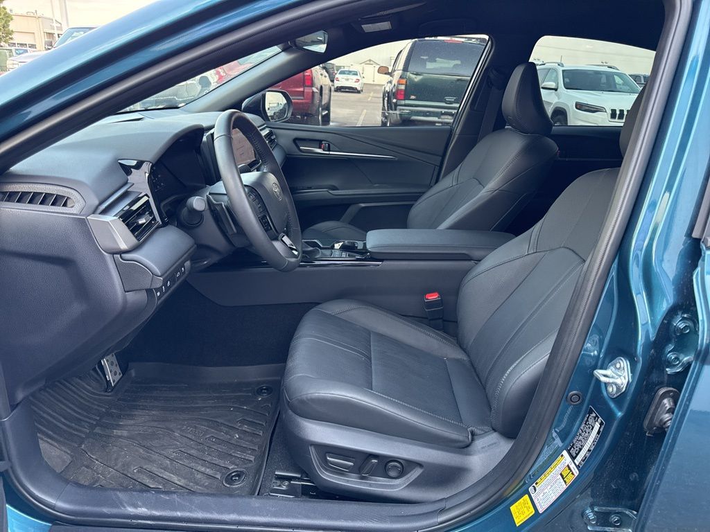 2025 Toyota Camry LE photo 2