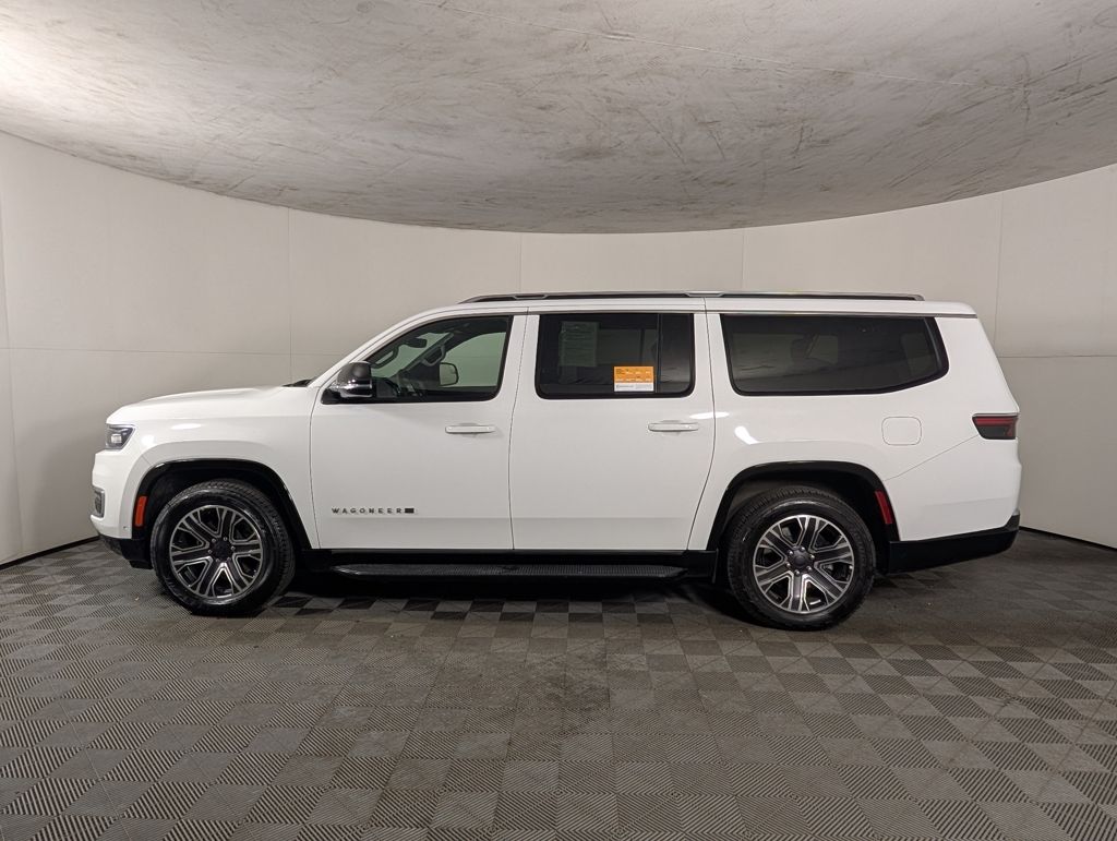 2023 Jeep Wagoneer L Series II photo 2