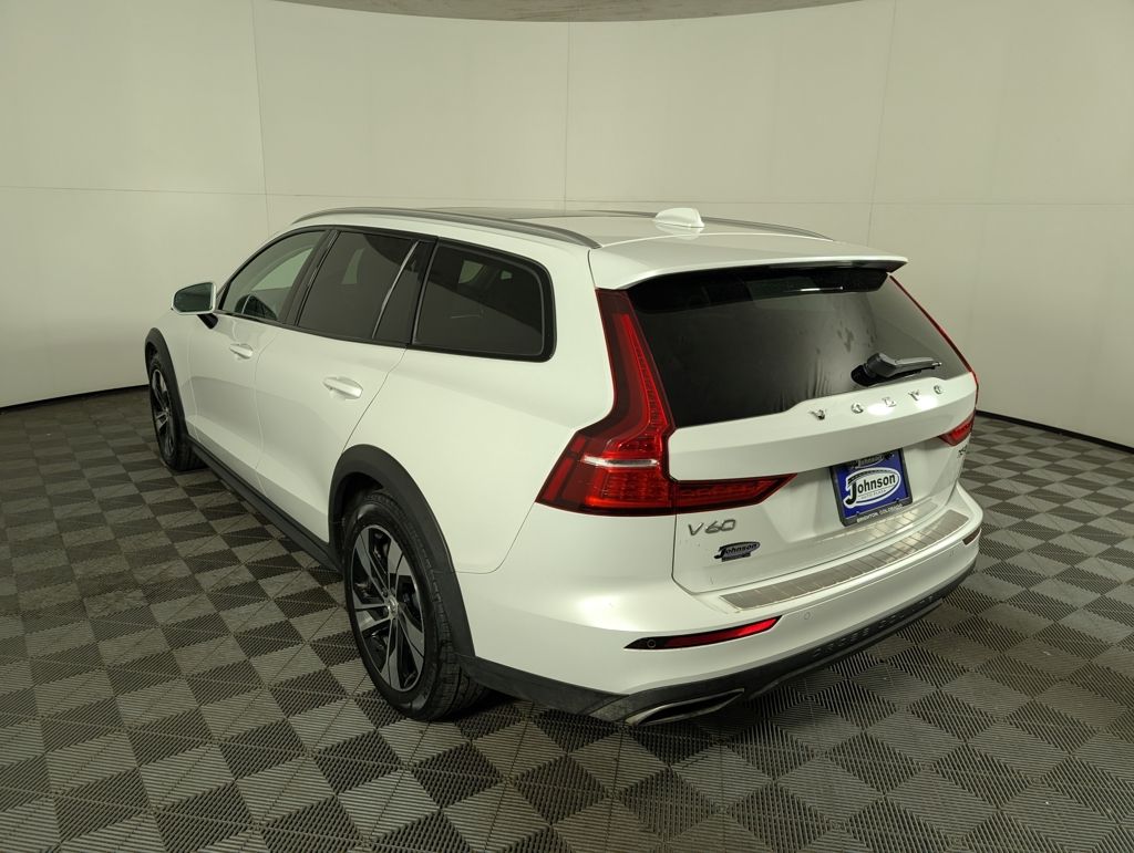 2020 Volvo V60 Cross Country T5 photo 4