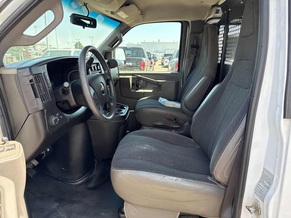 2021 Chevrolet Express Cargo 2500 Van photo 2