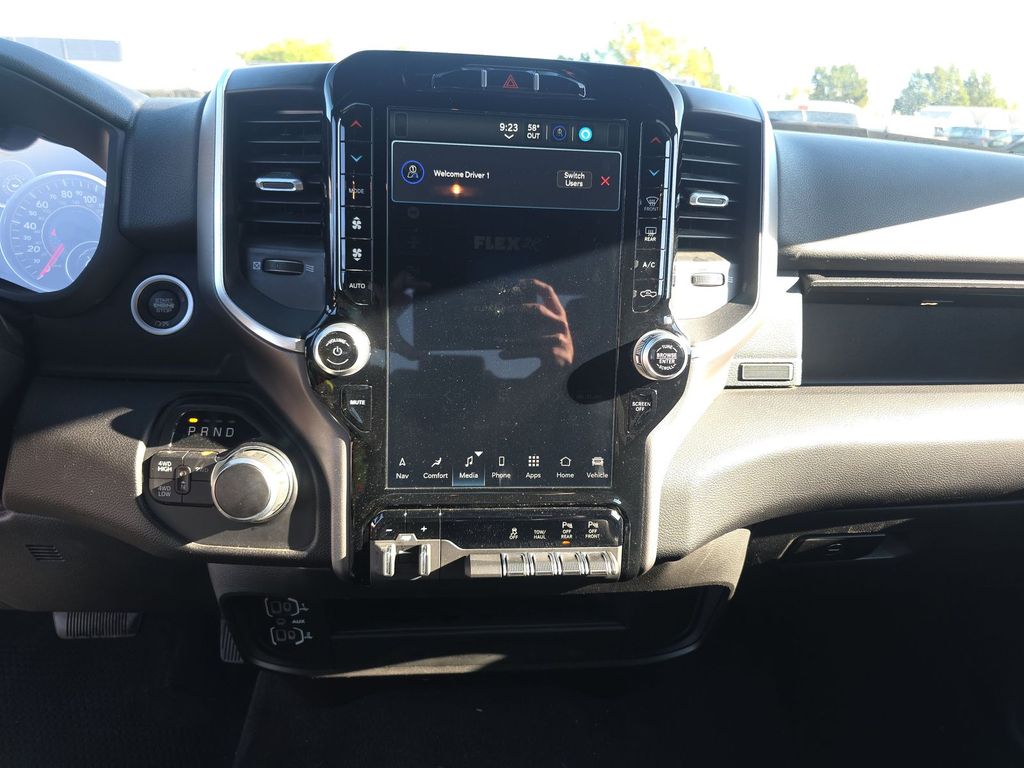 2024 Ram 2500 Big Horn photo 3