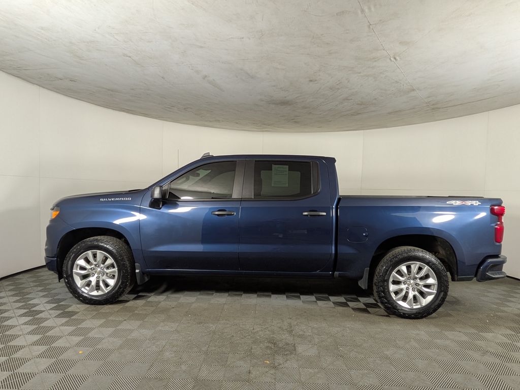 2023 Chevrolet Silverado 1500 Custom photo 3