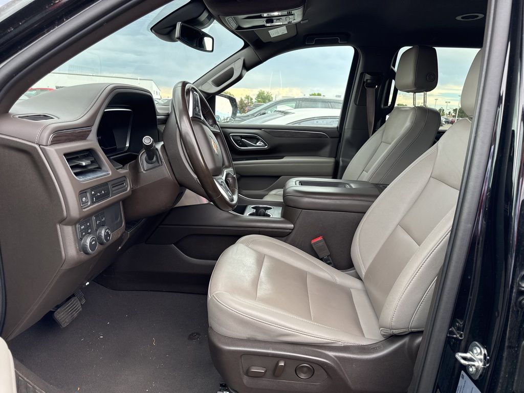 2023 Chevrolet Tahoe LT photo 2