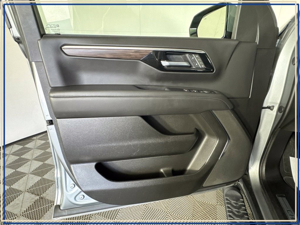 2025 Chevrolet Tahoe Z71 - Photo 24