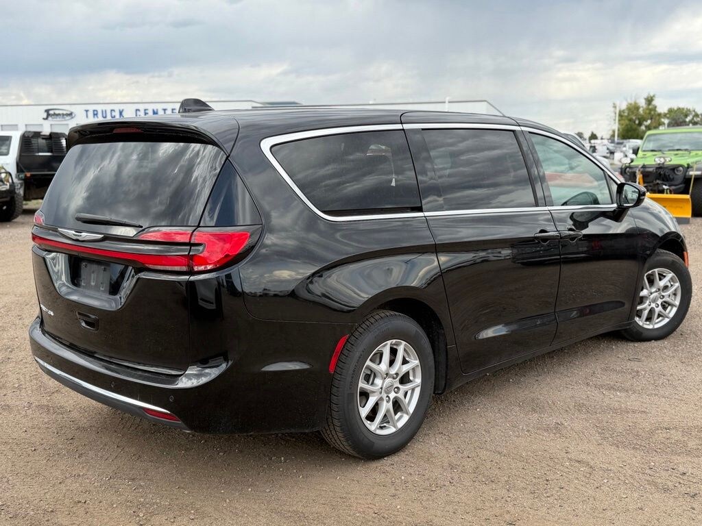 Certified 2025 Chrysler Pacifica Select Van Passenger Van