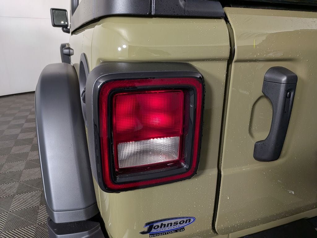 2026 Jeep Wrangler 4-Door Willys - Photo 12