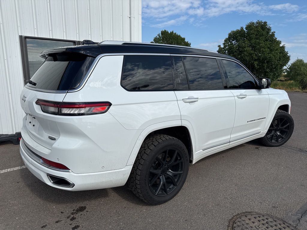 2021 Jeep Grand Cherokee L Summit photo 3