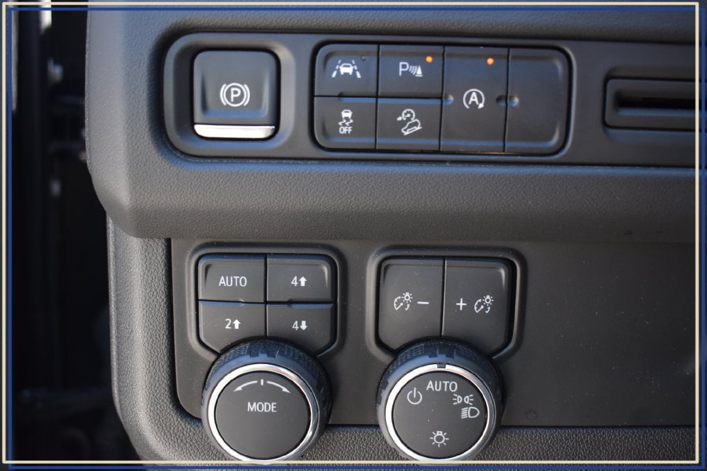 2024 Chevrolet Suburban Premier - Photo 31