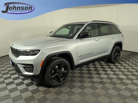 2025 Jeep Grand Cherokee Laredo SUV