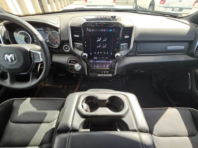 2025 Ram 1500 Laramie photo 3