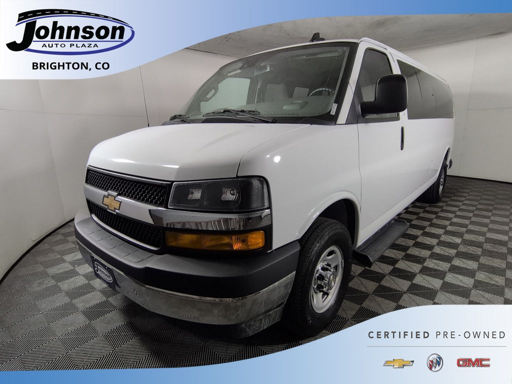 2025 Chevrolet Express 3500 LT Extended's photo