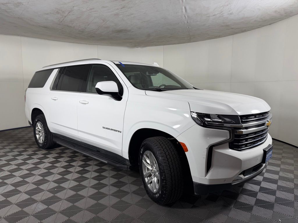 2022 Chevrolet Suburban LT photo 4