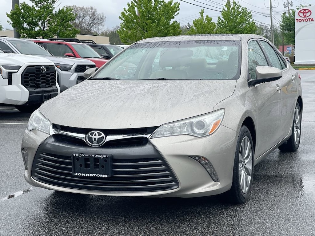 Used 2016 Toyota Camry XLE Sedan