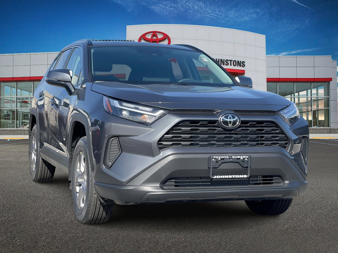 2025 Toyota RAV4 XLE's photo