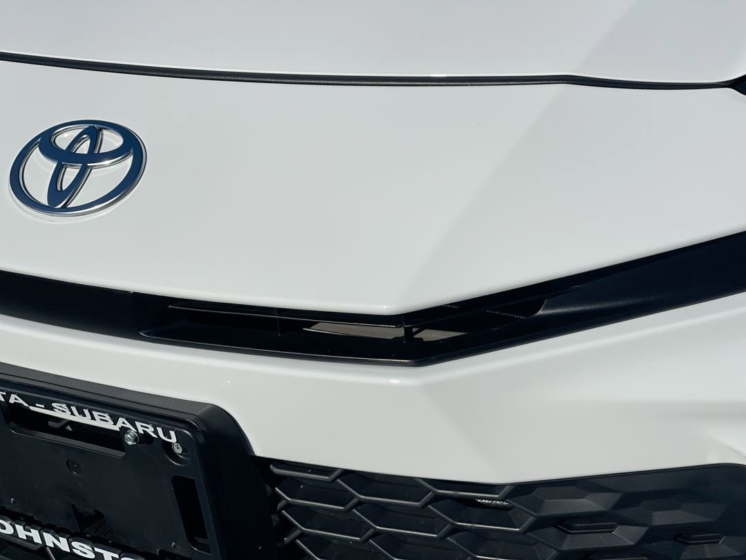 2025 Toyota Camry SE - Photo 19