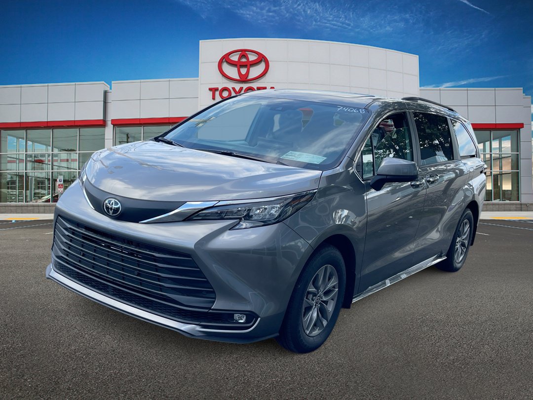 2026 Toyota Sienna XLE