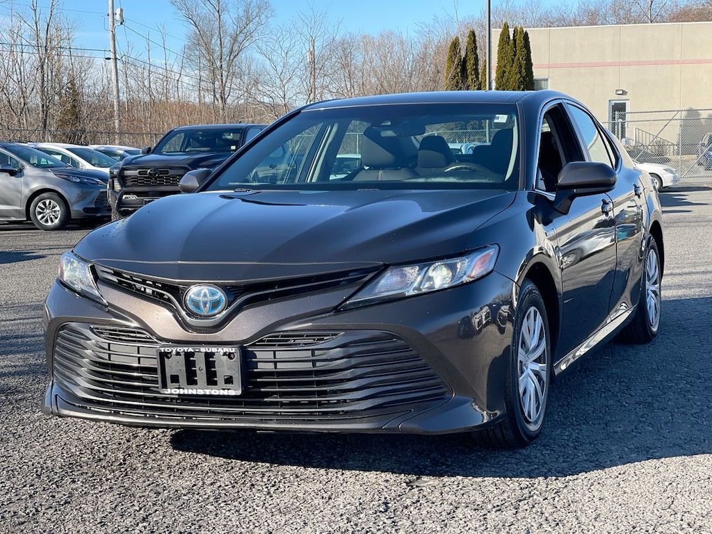 Used 2018 Toyota Camry Hybrid LE Sedan