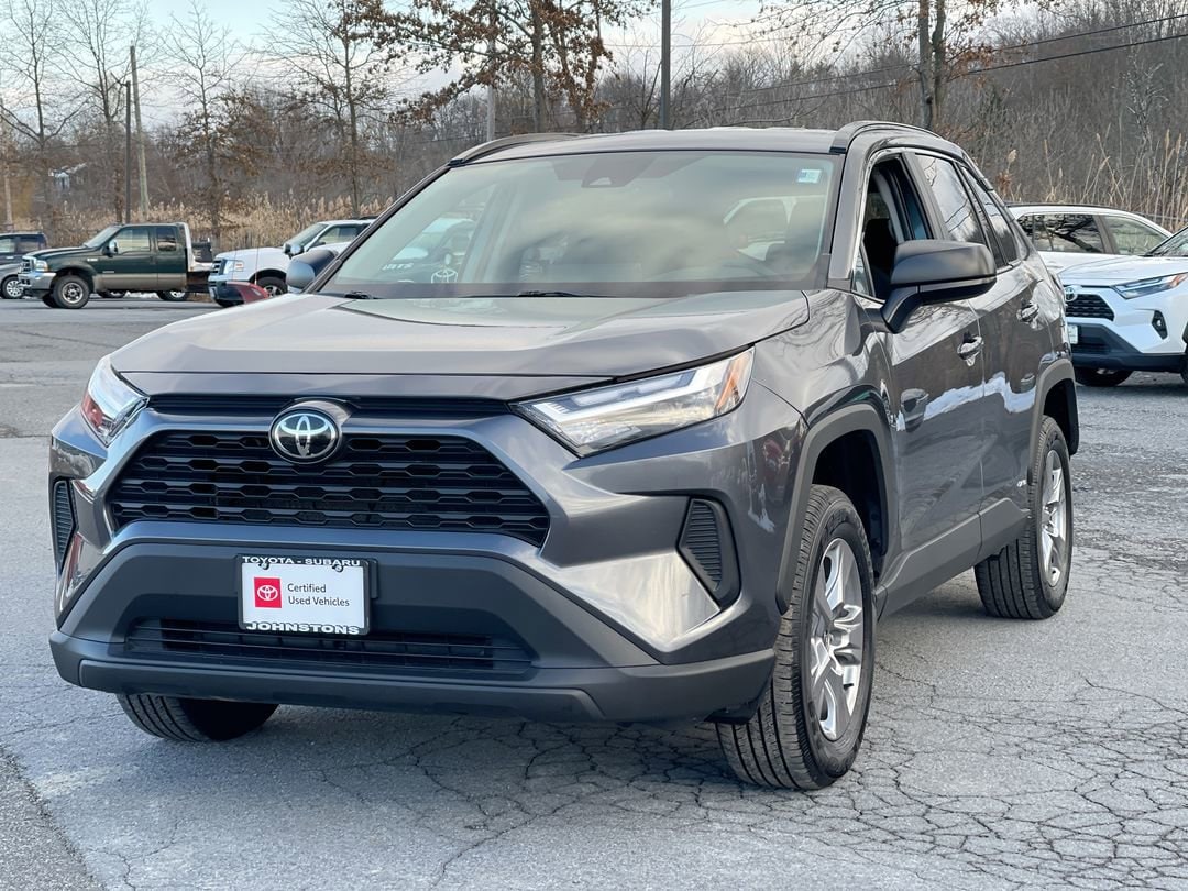 2025 Toyota RAV4 LE - Photo 12