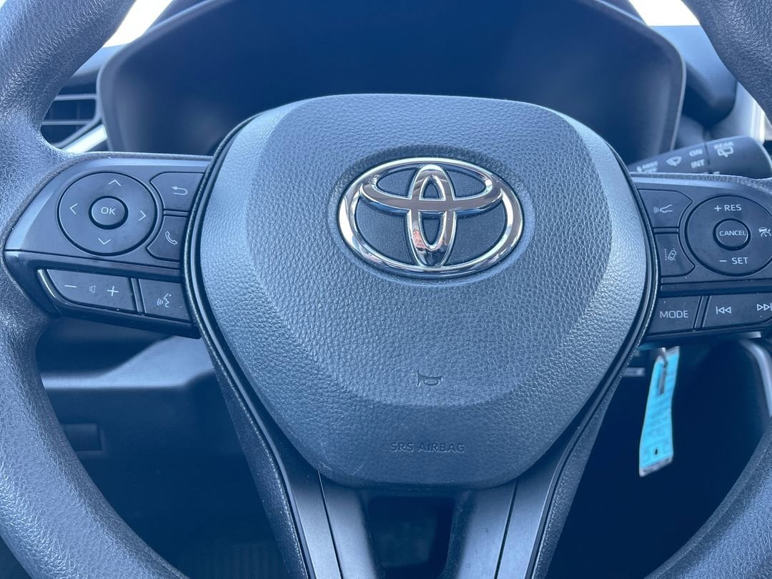 2025 Toyota RAV4 LE - Photo 7
