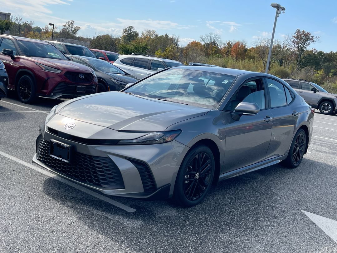 2026 Toyota Camry SE - Photo 13