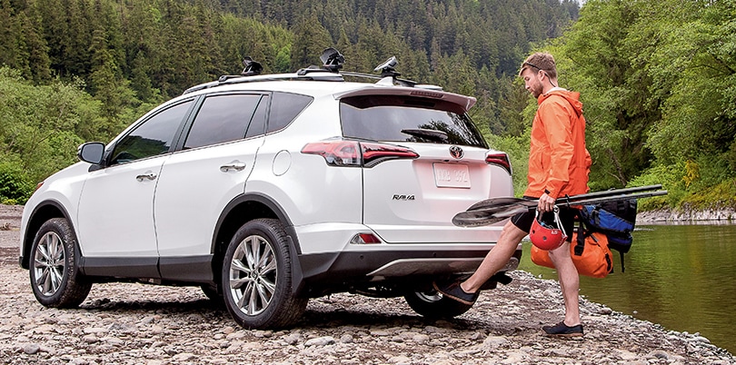 Kick-to-open liftgate on the new 2018 RAV4