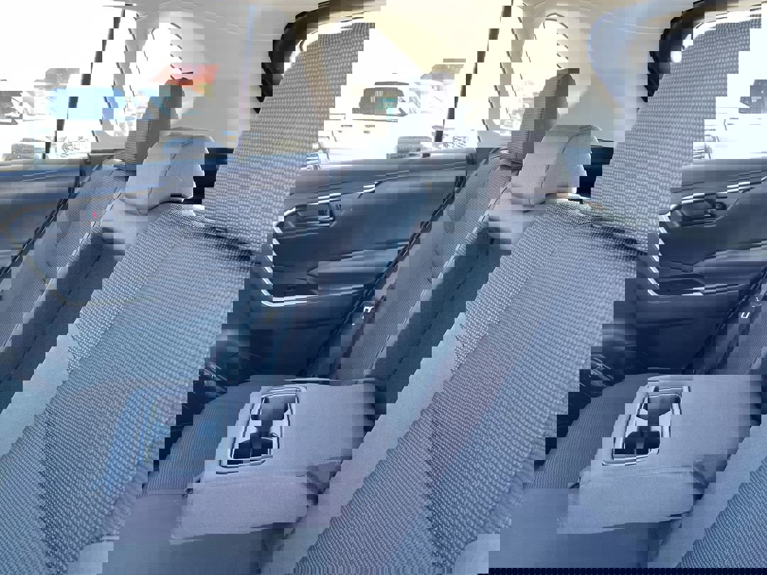 2025 Toyota RAV4 LE - Photo 9