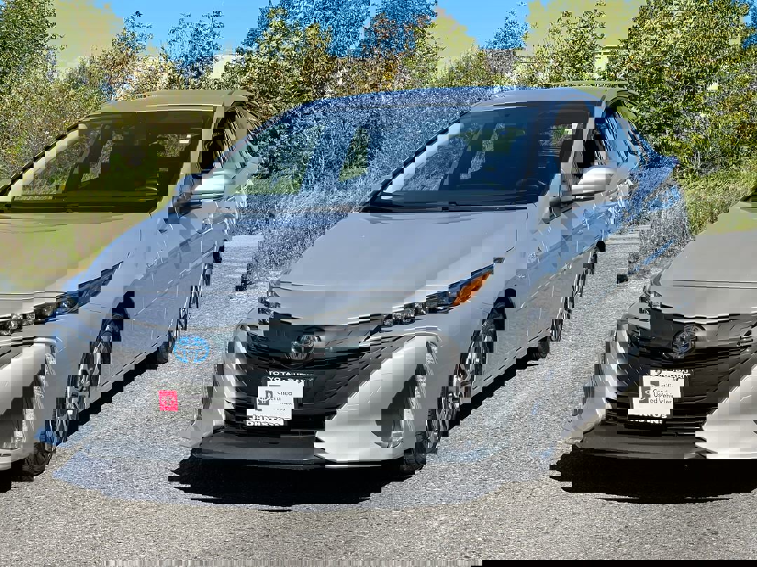 2021 Toyota Prius Prime LE photo 2