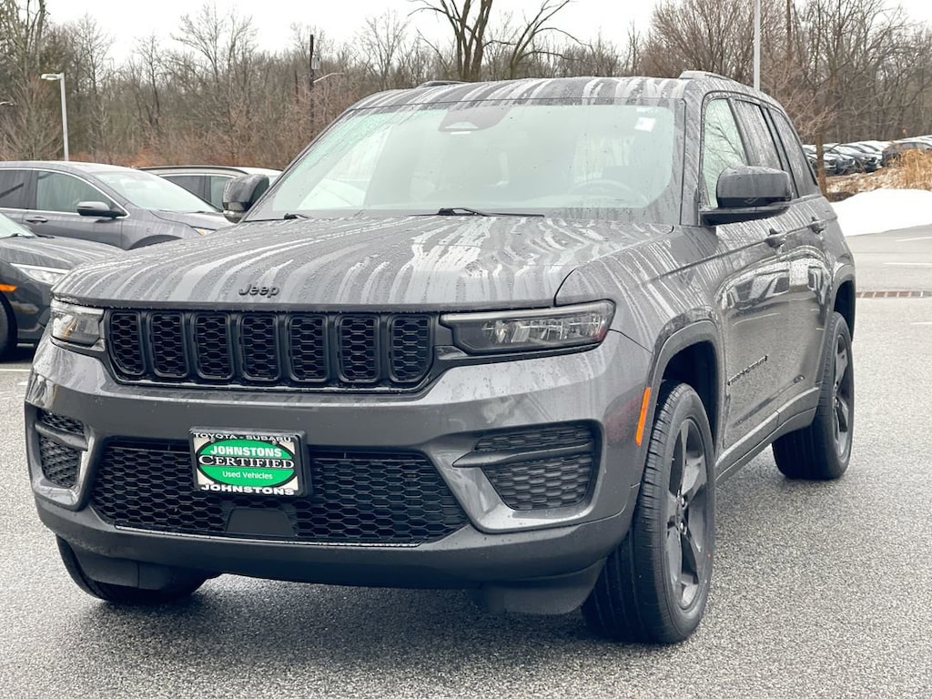 Used 2022 Jeep Grand Cherokee Laredo SUV