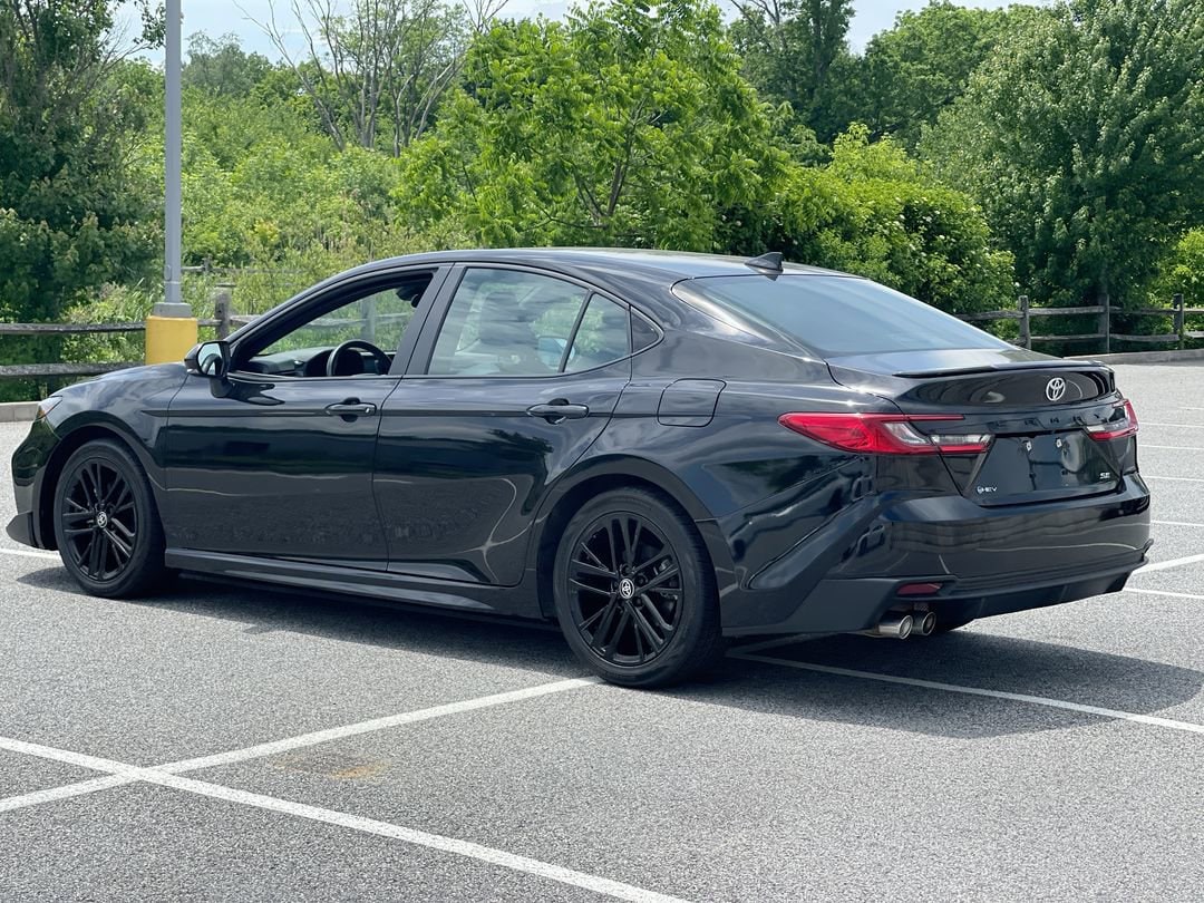 2025 Toyota Camry SE - Photo 14