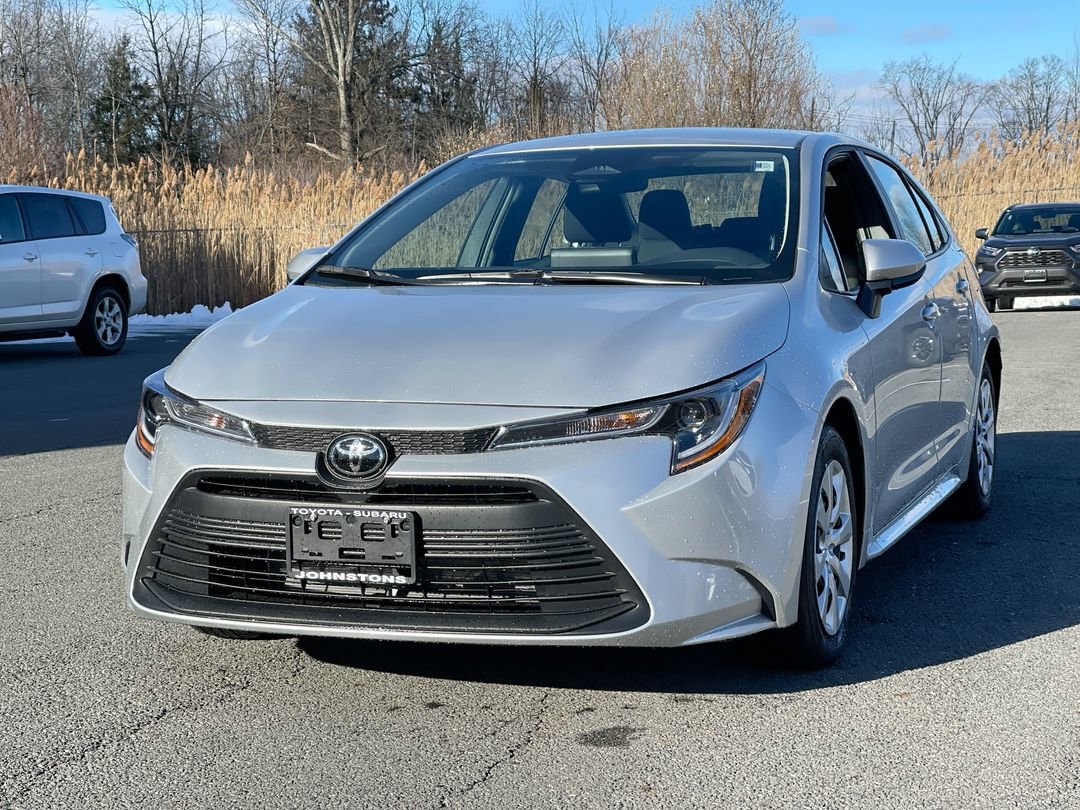 Used 2025 Toyota Corolla LE with VIN 5YFB4MDE2SP341175 for sale in Northfield, Minnesota