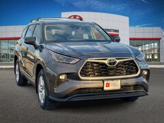 2022 Toyota Highlander LE SUV