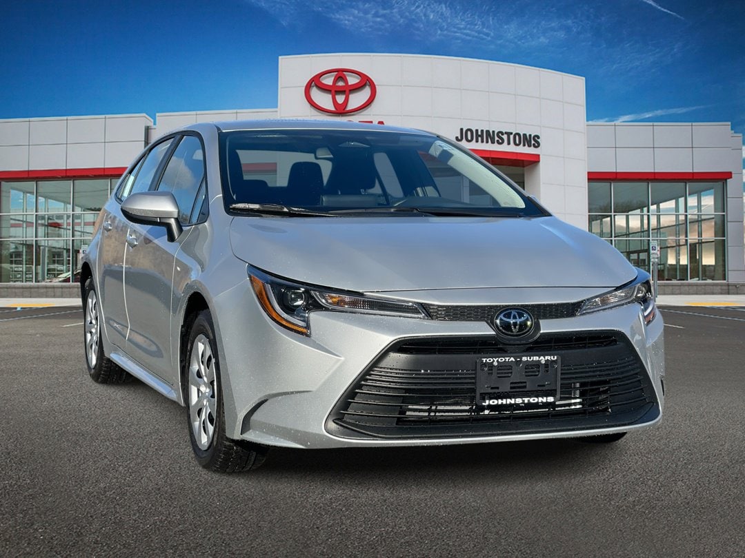 2025 Toyota Corolla LE's photo
