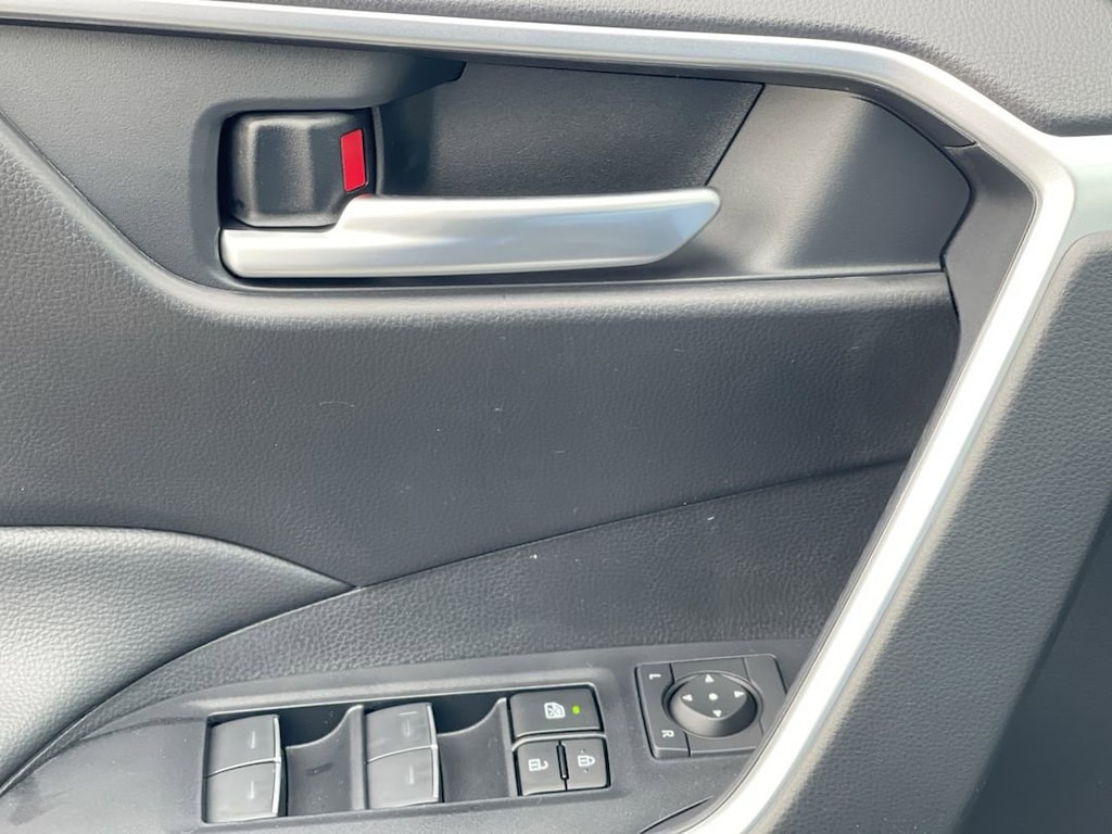 New 2025 Toyota RAV4 XLE XLE AWD SUV