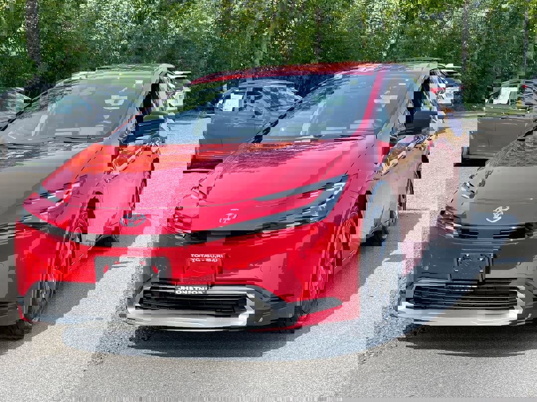 2024 Toyota Prius Prime SE photo 2