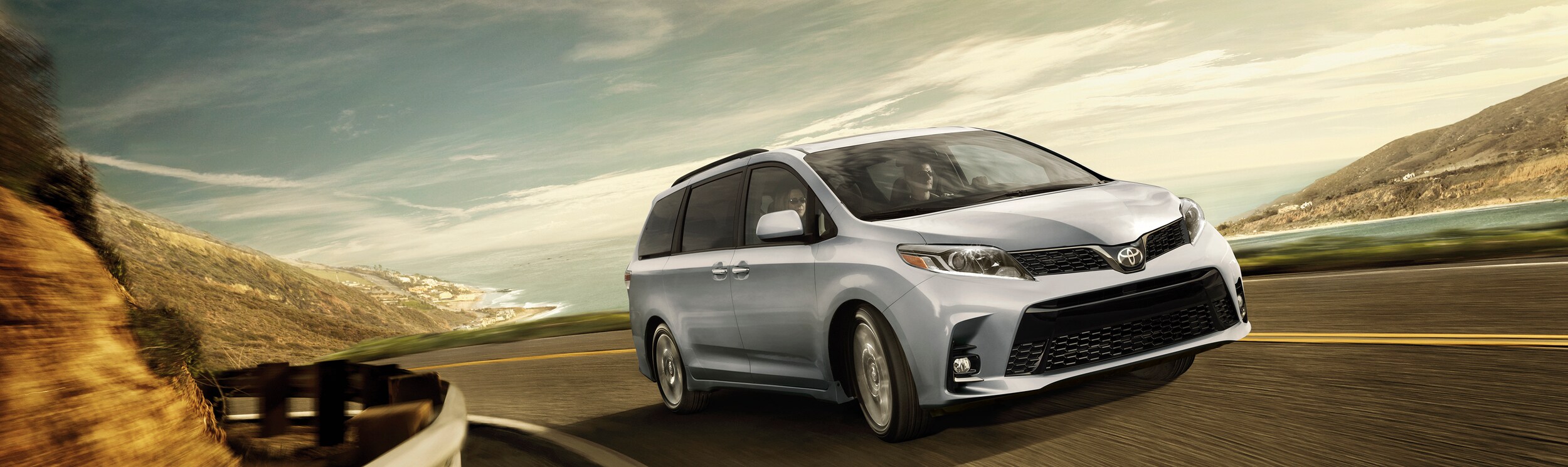 What are the features of the 2018 Toyota Sienna? Johnstons Toyota